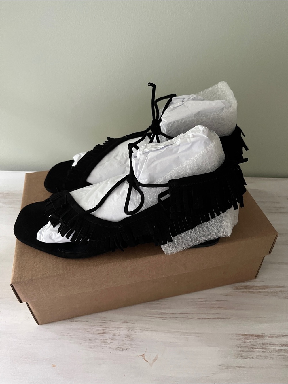 Black suede fringe sandals - Picture 3 of 5